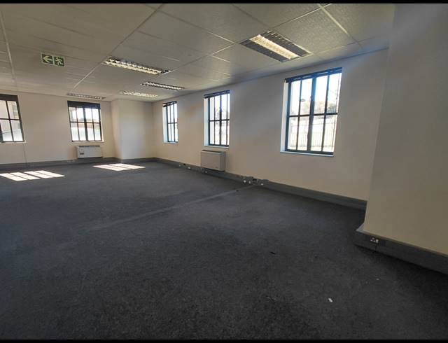 170M² OFFICE TO LET IN BRYANSTON